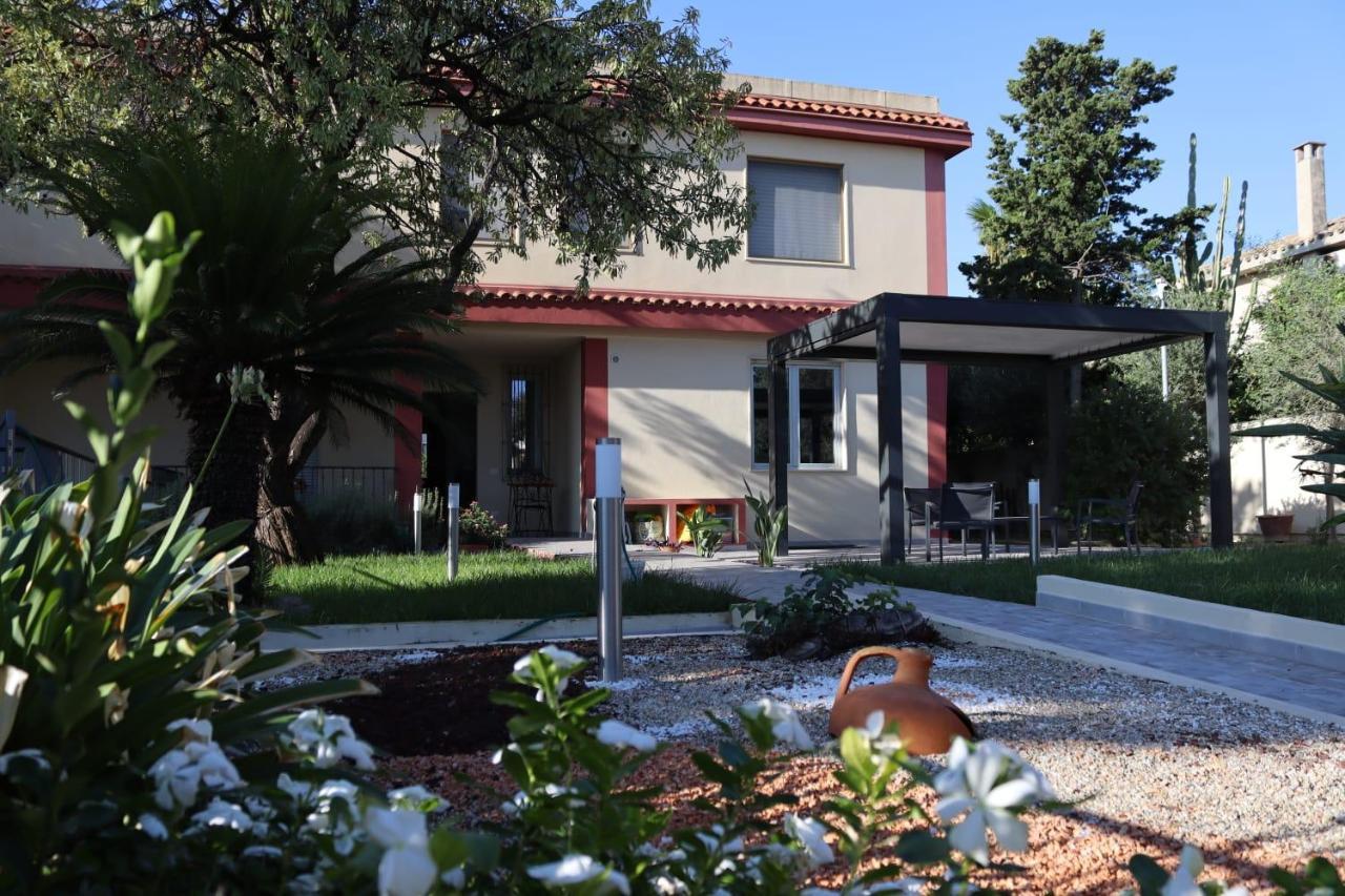 Bed&Breakfast Villa Nora 콰르투 산텔레나 외부 사진